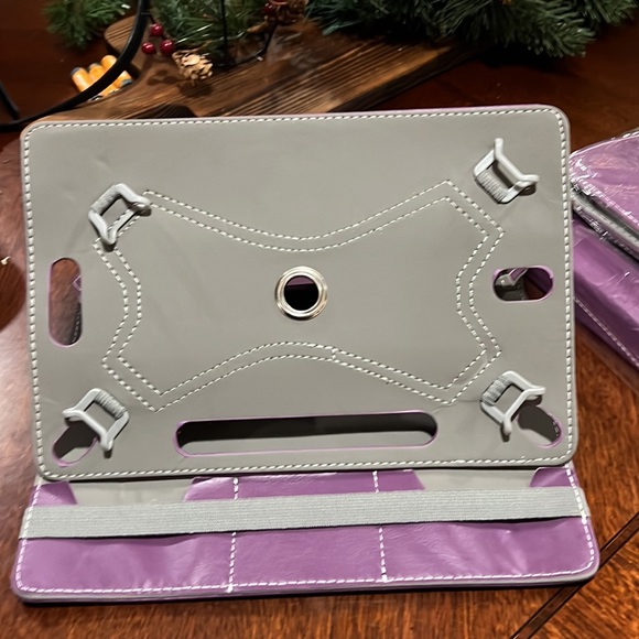 10in tablet case. Swivels. Color purple 3 available. - Picture 2 of 3